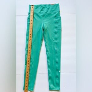 Nike One NWT Tight Fit Women’s  Workout Leggings Turquoise Green Dry Fit